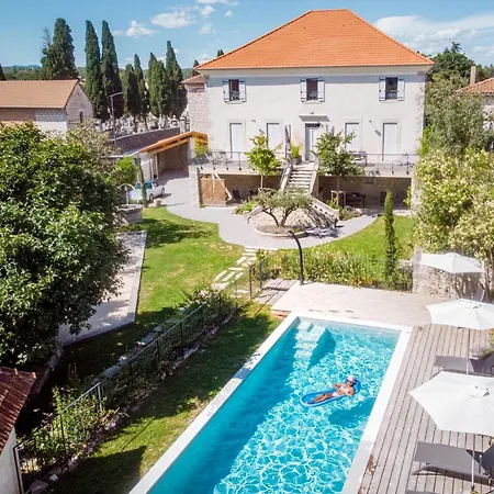 Lodge Clos Olivier De Serres *